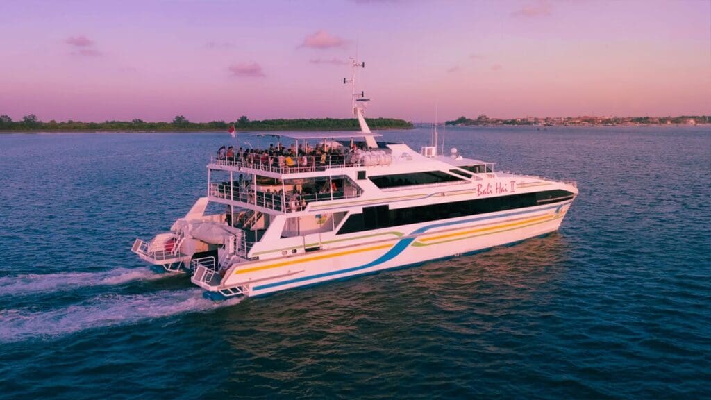 Cruise boat that you can enjoy the incredible Bali sunsets on
